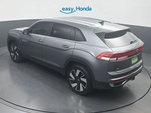 Used 2024 Volkswagen Atlas Cross Sport SE image 23