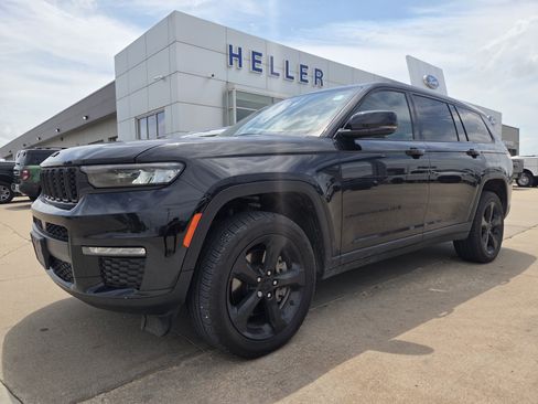 Used 2024 Jeep Grand Cherokee L Limited w/ Black Appearance Package AWD/4WD image 3