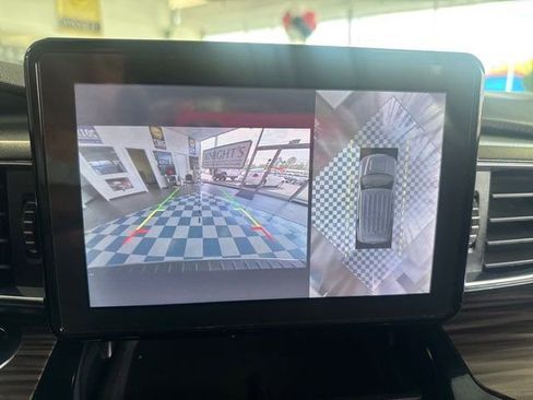 Used 2021 Ford Explorer Limited w/ Equipment Group 301A image 19