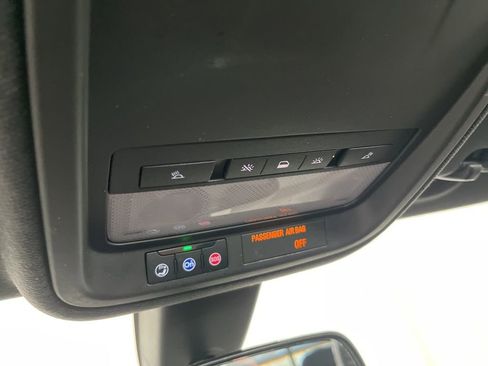 Used 2019 Chevrolet Cruze LT w/ RS Package image 19