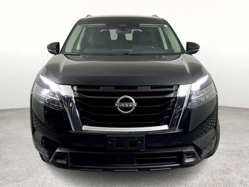 Certified 2024 Nissan Pathfinder SV image 5