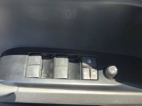 Used 2025 Toyota Camry SE FWD image 11