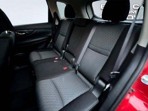 Used 2017 Nissan Rogue SV image 12