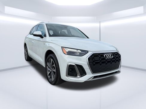 Certified 2023 Audi Q5 2.0T Premium Plus w/ Premium Plus Package AWD/4WD image 1