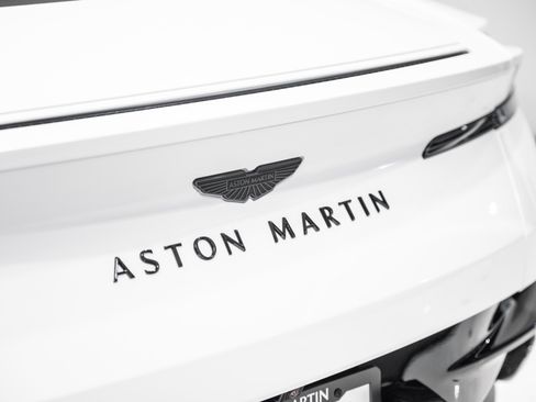 Used 2024 Aston Martin DB12 Coupe RWD image 8