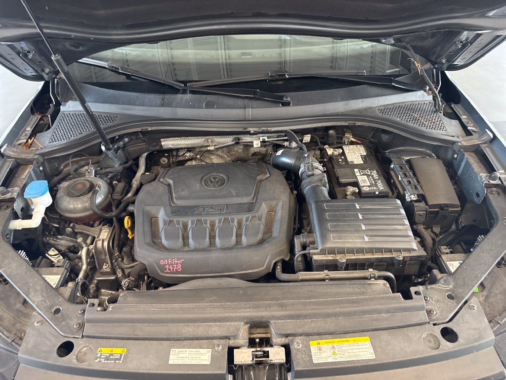Used 2024 Volkswagen Tiguan SEL R-Line AWD/4WD image 6