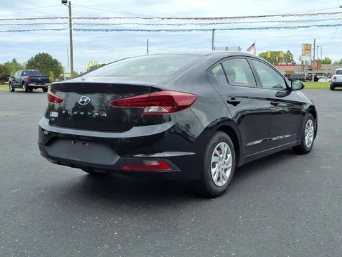 Used 2019 Hyundai Elantra SE w/ Cargo Package FWD image 11