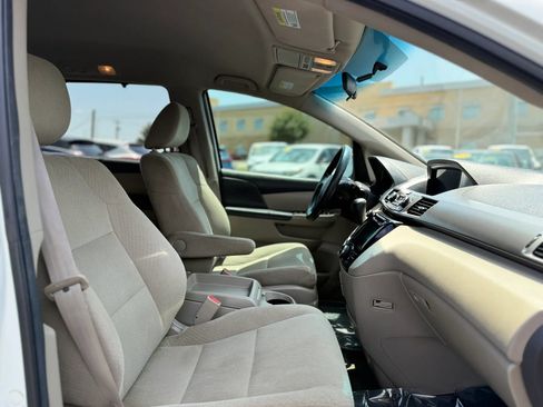 Used 2014 Honda Odyssey EX image 24