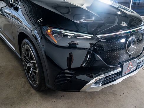 Used 2023 Mercedes-Benz EQE 350+ 4MATIC SUV w/ Exclusive Trim Package image 18