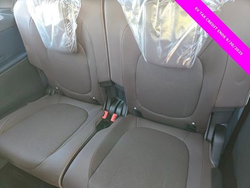 New 2025 Volkswagen ID. Buzz Pro S image 8