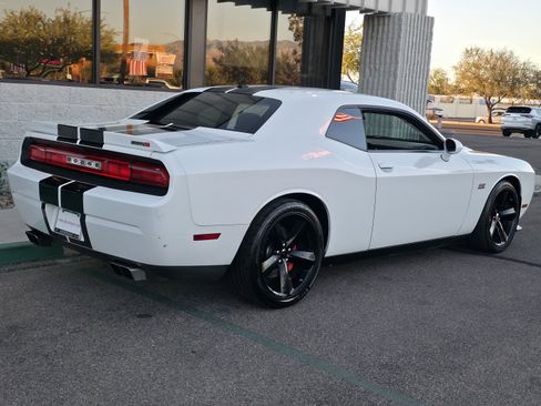 Used 2012 Dodge Challenger SRT8 w/ Premium Sound Group image 10