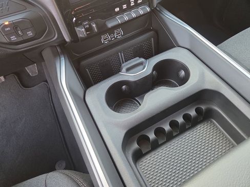 New 2026 RAM 2500 Big Horn AWD/4WD image 14