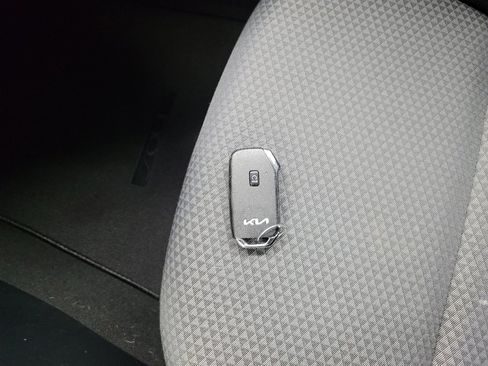 Used 2025 Kia Soul S image 32