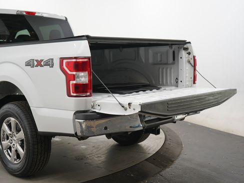 Used 2019 Ford F150 XLT w/ Equipment Group 302A Luxury AWD/4WD image 11