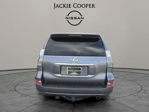 Used 2019 Lexus GX 460 image 4