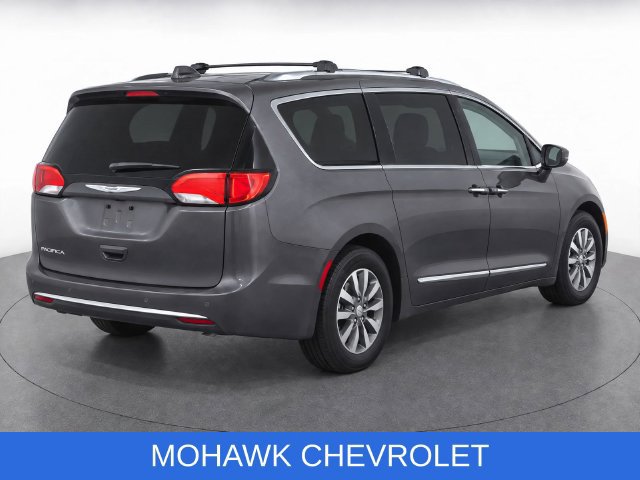 Used 2019 Chrysler Pacifica Touring-L Plus w/ Advanced Safetytec Group FWD image 5
