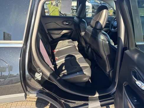 Used 2022 Jeep Cherokee Limited image 18