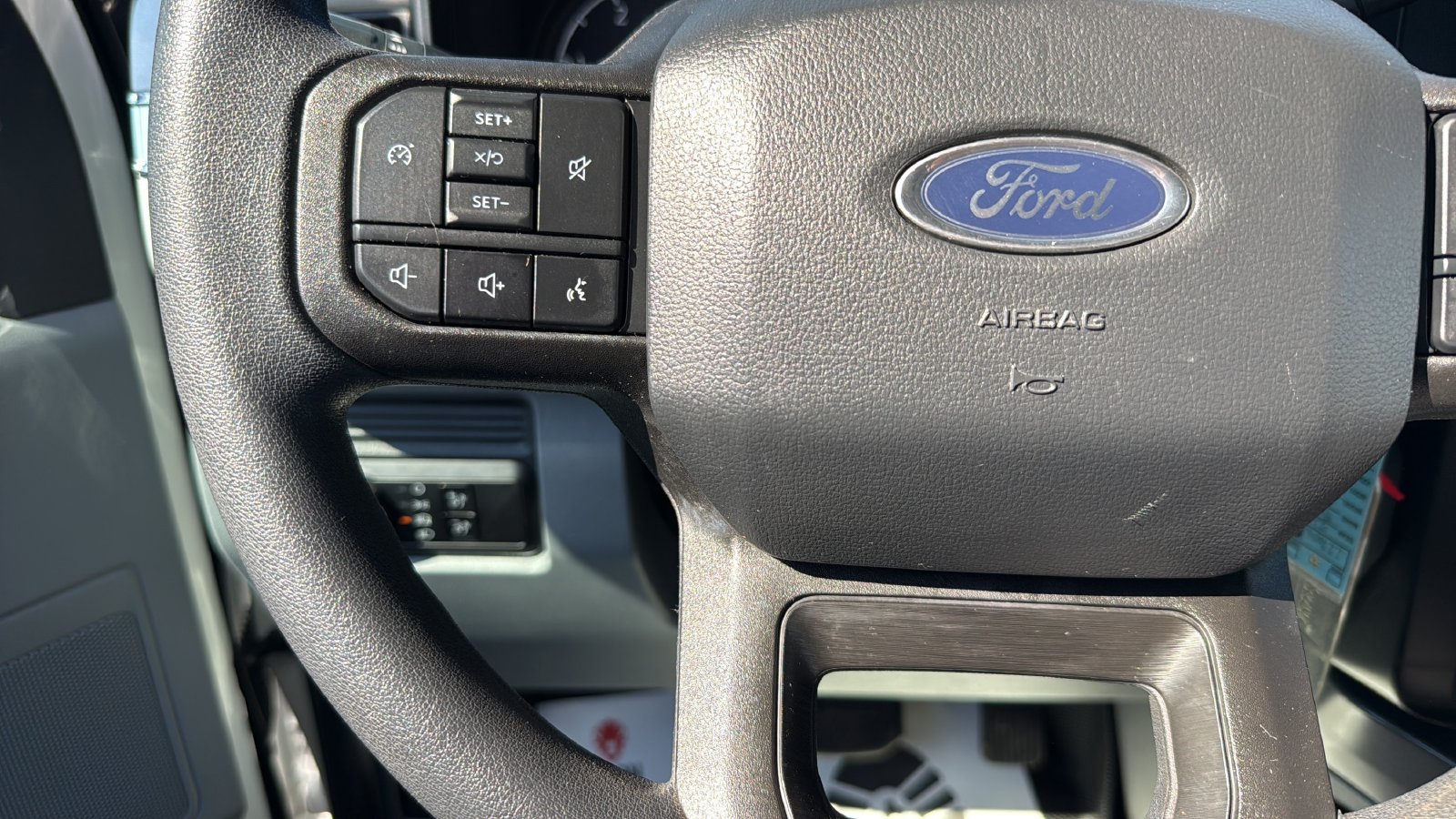 Used 2024 Ford F250 XLT w/ FX4 Off-Road Package AWD/4WD image 16