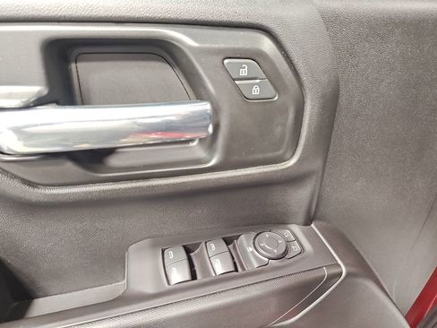 Used 2020 Chevrolet Silverado 1500 Custom w/ Custom Value Package image 17