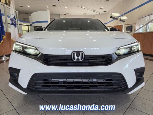 Used 2023 Honda Civic Sport image 2