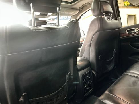 Used 2011 Jeep Grand Cherokee Limited AWD/4WD image 26