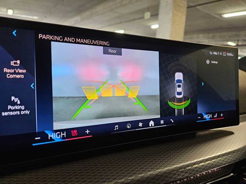 Used 2025 BMW 330i xDrive Sedan w/ M Sport Package image 18