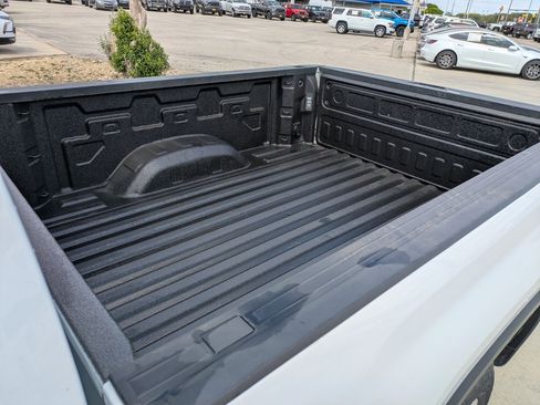 Used 2025 Chevrolet Silverado 2500 LT w/ Convenience Package image 39