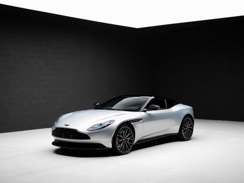 Used 2023 Aston Martin DB11 Coupe RWD image 4