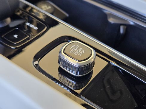 New 2026 Volvo V60 B5 Cross Country Plus w/ Climate Package image 23