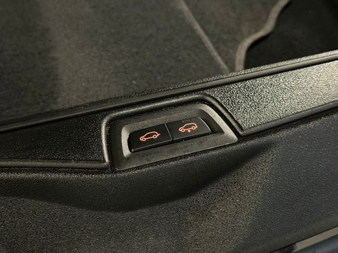 Used 2022 BMW X7 xDrive40i w/ Executive Package image 54