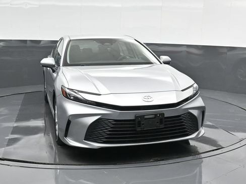 Used 2025 Toyota Camry LE FWD image 7