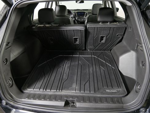 Used 2023 Chevrolet Equinox Premier AWD/4WD image 18