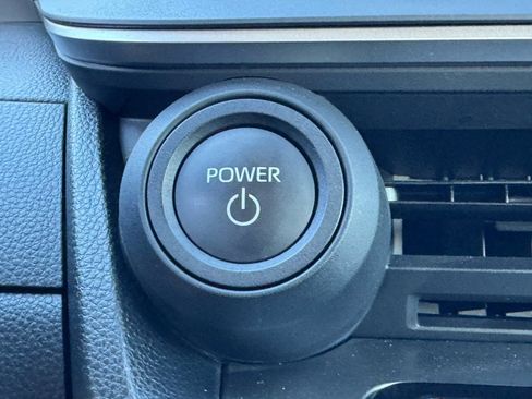 Used 2025 Toyota Prius image 33