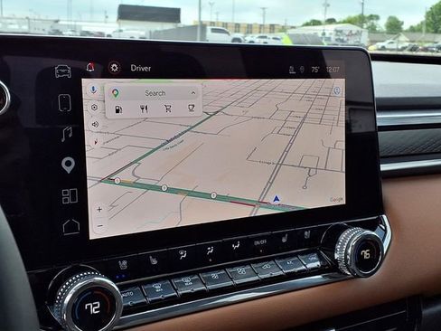 Used 2024 GMC Canyon AT4 w/ AT4 Premium Package image 9