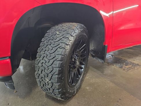 Used 2019 Chevrolet Silverado 1500 Custom w/ Custom Value Package AWD/4WD image 31