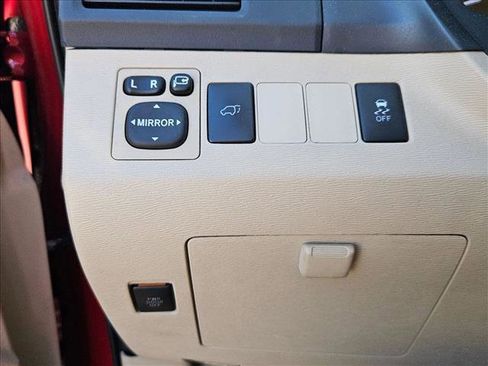 Used 2015 Toyota Venza XLE image 13