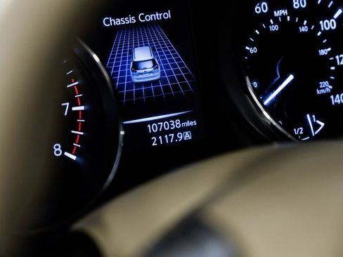 Used 2015 Nissan Rogue SV image 16