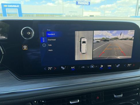 New 2026 Chevrolet Suburban LT w/ Comfort Package AWD/4WD image 28