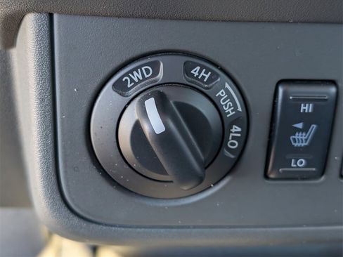 Used 2021 Nissan Frontier PRO-4X w/ Pro-4x Utility Package image 16