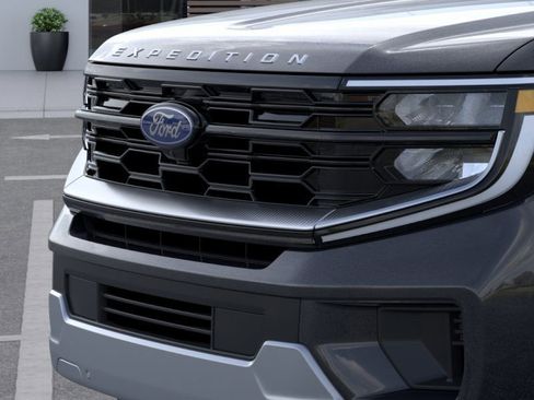 New 2025 Ford Expedition Max Platinum w/ Driver's Package image 17