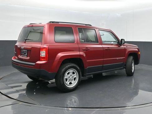 Used 2016 Jeep Patriot Sport w/ Power Value Group AWD/4WD image 7