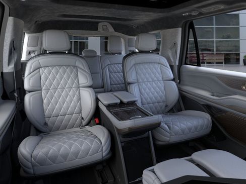 New 2026 Lincoln Navigator Black Label AWD/4WD image 11