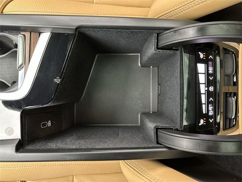 Certified 2023 Volvo XC60 B6 Ultimate w/ Climate Package image 21