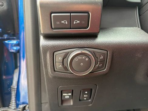 Used 2018 Ford F150 Lariat w/ Equipment Group 502A Luxury AWD/4WD image 16