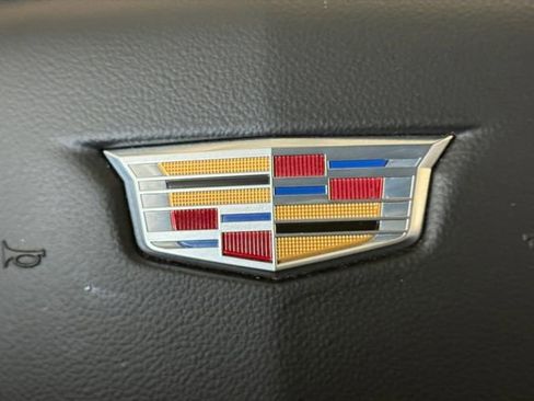 Used 2024 Cadillac XT6 Premium Luxury FWD image 5