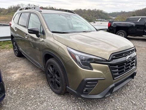 Used 2023 Subaru Ascent Onyx Edition AWD/4WD image 2
