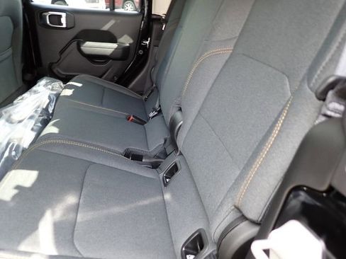 New 2025 Jeep Gladiator Sport AWD/4WD image 14