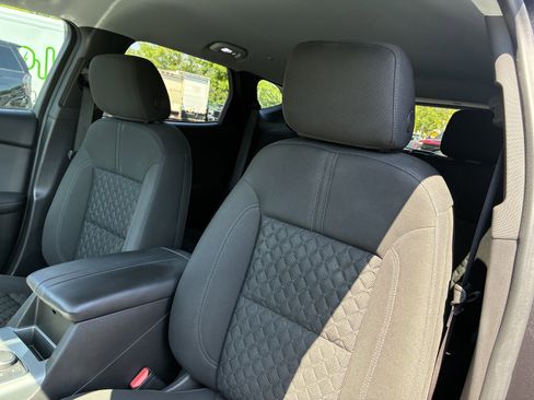 Used 2022 Chevrolet Blazer LT FWD image 21