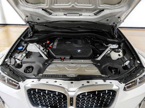 Used 2025 BMW X4 xDrive30i w/ Premium Package image 53
