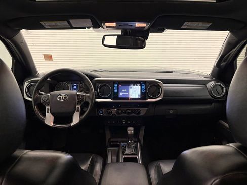 Used 2018 Toyota Tacoma Limited AWD/4WD image 37
